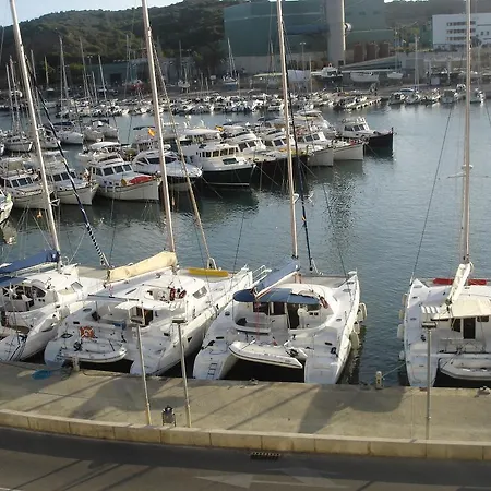 船屋 Boat In Mahon *