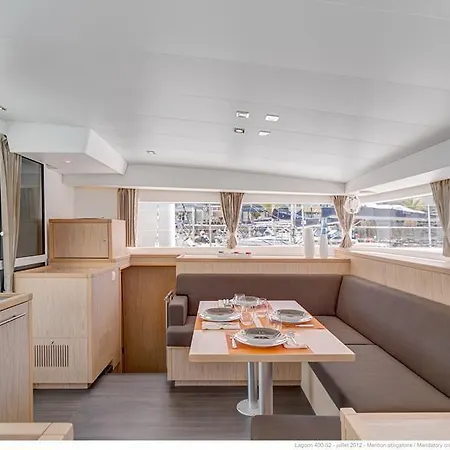 船屋 Boat In Mahon *
